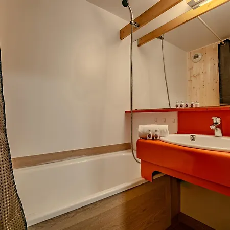 Spacious Slope Front Ski-in And Out Appartement