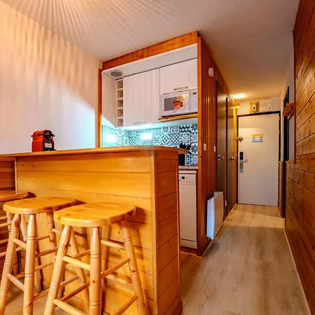 Spacious Slope Front Ski-in And Out * Val Thorens